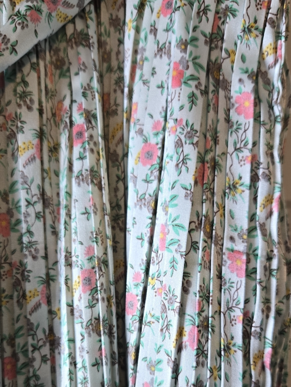 Pleated Floral Midi Skirt in Mint Green - Picture 3 of 4